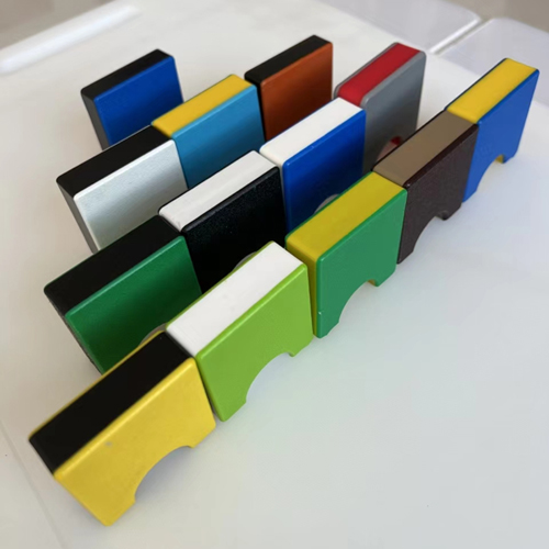 Ano ang mga katangian ng plastic board?